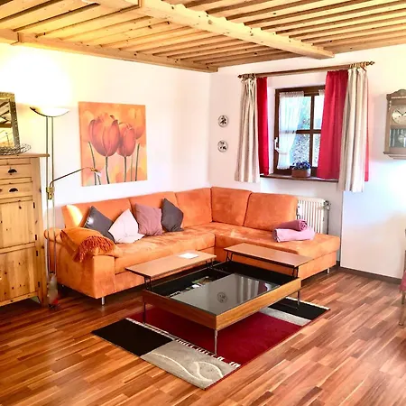 Grosse-ferienwohnung-pool-sauna-hallenbad-wintersport-bei-passau
