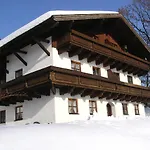 Grosse-ferienwohnung-pool-sauna-hallenbad-wintersport-bei-passau
