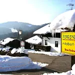 Grosse-ferienwohnung-pool-sauna-hallenbad-wintersport-bei-passau Apartman