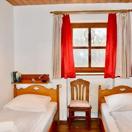 Grosse-ferienwohnung-pool-sauna-hallenbad-wintersport-bei-passau Appartamento Hauzenberg