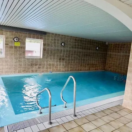 Grosse-ferienwohnung-pool-sauna-hallenbad-wintersport-bei-passau Appartamento