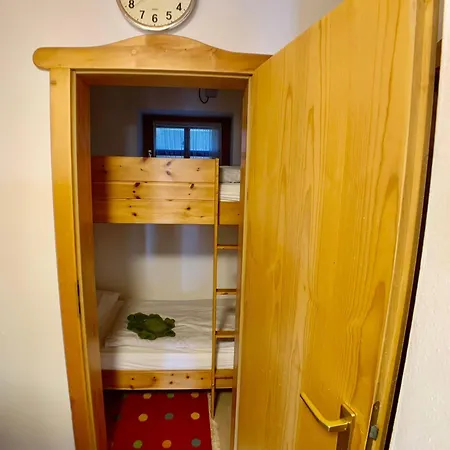 Grosse-ferienwohnung-pool-sauna-hallenbad-wintersport-bei-passau *