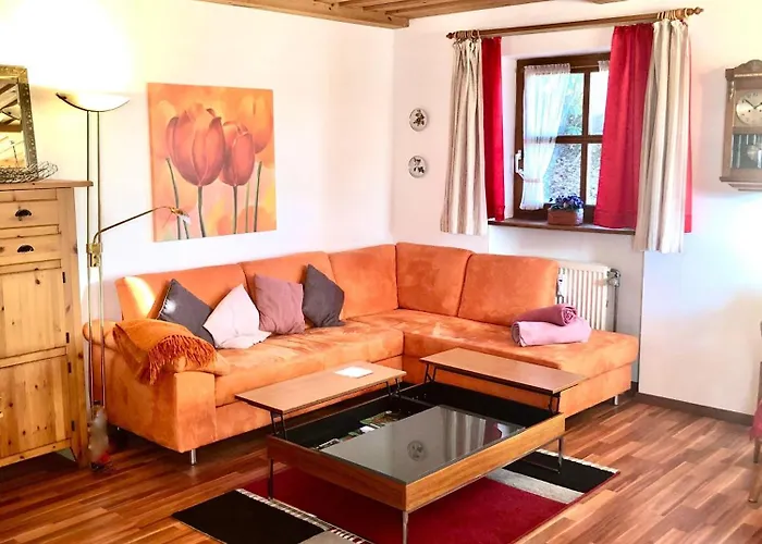 Grosse-ferienwohnung-pool-sauna-hallenbad-wintersport-bei-passau